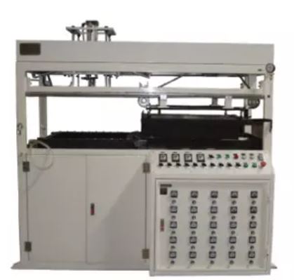 Industrial vacuum forming machine used for plastic sheet thermoforming