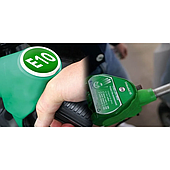 What criteria determine the quality of E10 gasoline?