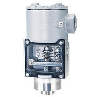 Dwyer SA1111E-S5-K2 Weatherproof Explosion-Proof Pressure Switches, 3000 psi, 5% Deadband (Gauge, 150 psi, NPT Female, 1/2 in, Hazardous Location Rated, NEMA Type 4X, NEMA Type 7, NEMA Type 9)
