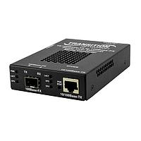 Lantronix SPOEB1040-105-EU Media Converters 10/100BASE-TX PoE to OPEN SFP SLOT with -EU Pwr Supply
