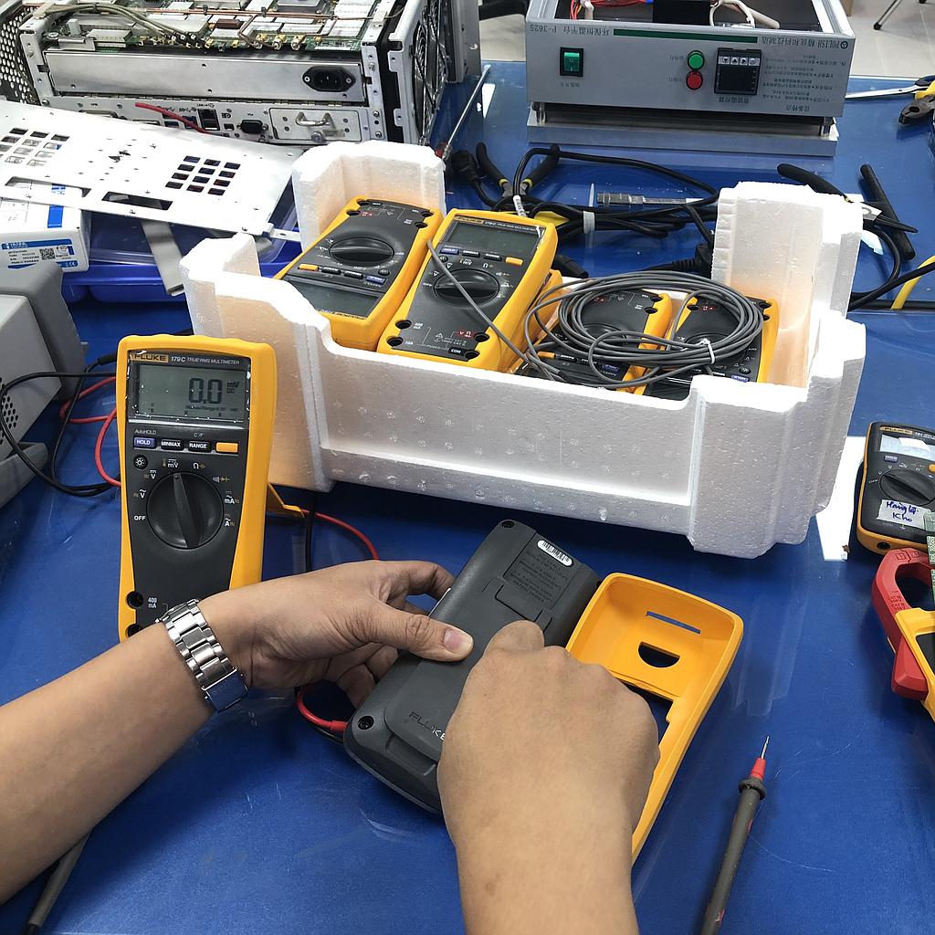 Calibration service for industrial measuring and test instruments