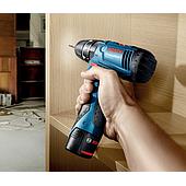 What type of battery screwdriver should I use, is it good and durable?