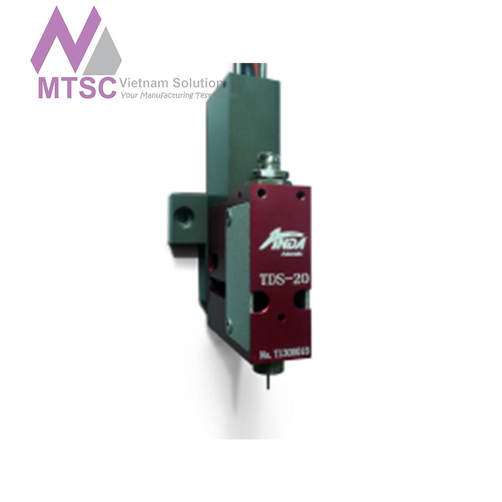 Industrial fluid dispensing valve used in automated production and coating processes