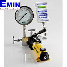 Pressure and hydraulic measurement instruments used for calibration service